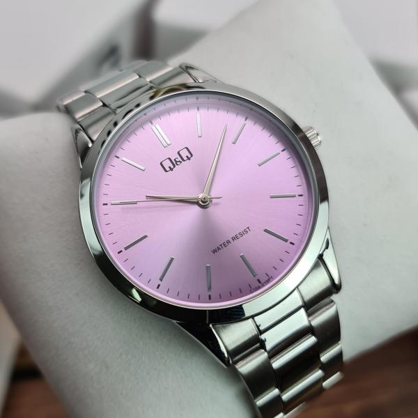 Q AND Q WATCH